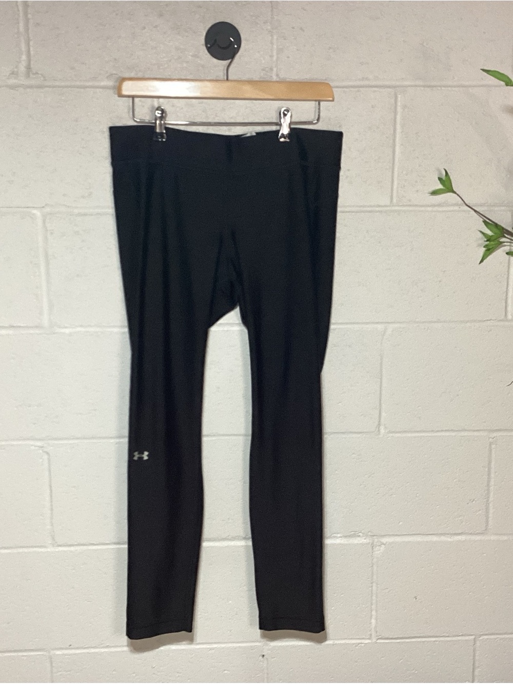 Under Armour Womens’s Black Athletic Compression Leggings XL
